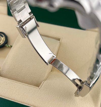Rolex Daytona In Stock 2021 Daytona Ice Blue Baguette Index 116506 Platinum Oyster Bracelet