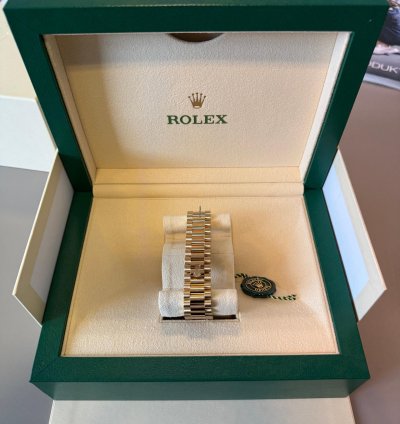 Rolex Day-date 40 New 04 25 Fullset Green Dial