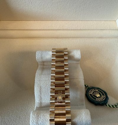 Rolex Day-date 40 New 04 25 Fullset Green Dial