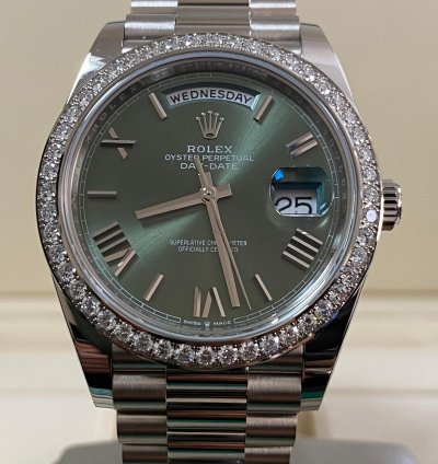 Rolex Day-date 40 New 2023 Day-date 40 President White Gold Olive Green Dial Factory Diamond Bezel 228349rbr