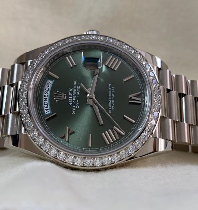 Rolex Day-date 40 New 2023 Day-date 40 President White Gold Olive Green Dial Factory Diamond Bezel 228349rbr