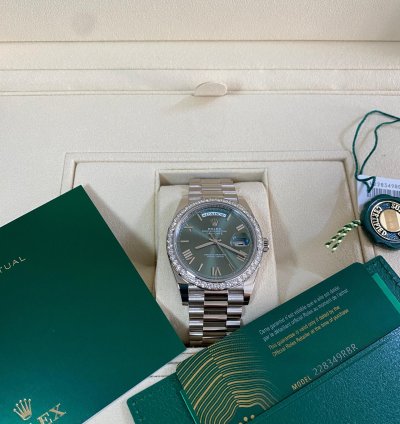 Rolex Day-date 40 New 2023 Day-date 40 President White Gold Olive Green Dial Factory Diamond Bezel 228349rbr