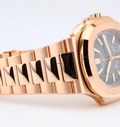 Patek Philippe Nautilus Chronograph In 18k Rose Gold - With Box And Papers