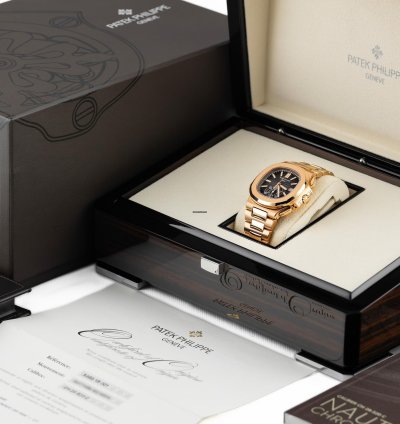 Patek Philippe Nautilus Chronograph Rose Gold 18k Black Dial Ref 5980 1r-001 Full Set