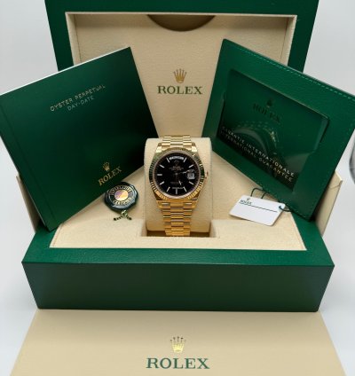 Rolex Day-date 40 New 2024 Black Dial Yellow Gold Fluted Bezel President Bracelet