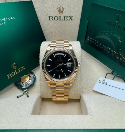 Rolex Day-date 40 New 2024 Black Dial Yellow Gold Fluted Bezel President Bracelet
