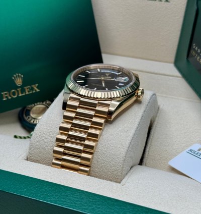 Rolex Day-date 40 New 2024 Black Dial Yellow Gold Fluted Bezel President Bracelet