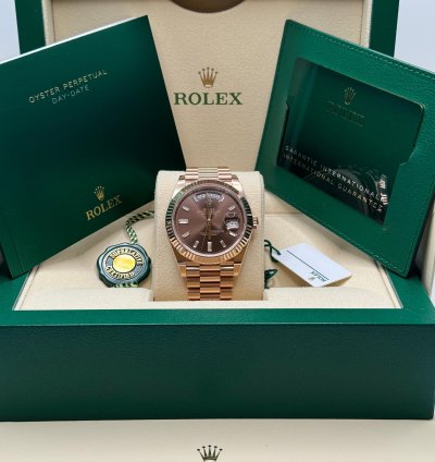 Rolex Day-date 40 New 2024 Chocolate Brown Baguette Diamond Dial Rose Gold President Bracelet