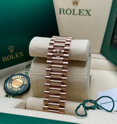 Rolex Day-date 40 New 2024 Chocolate Brown Baguette Diamond Dial Rose Gold President Bracelet