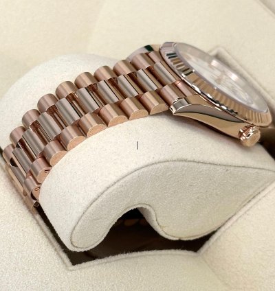 Rolex Day-date 40 New 2024 Day-date 40mm 228235 Presidential Rose Gold White Dial