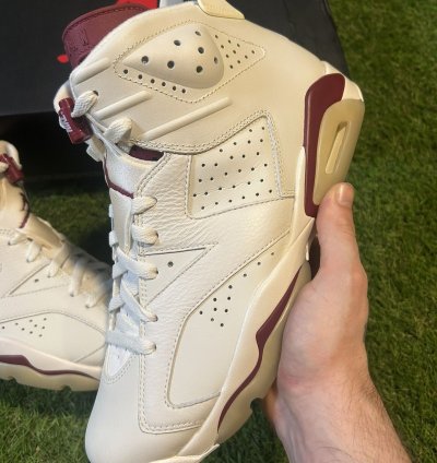 Ds Jordan 6 Maroon