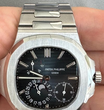 Patek Philippe Nautilus Complete Patek Philippe Nautilus 5712 1a