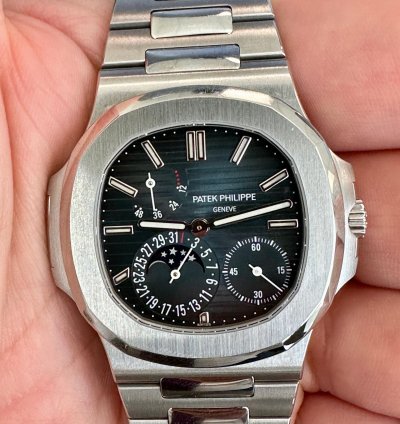 Patek Philippe Nautilus Complete Patek Philippe Nautilus 5712 1a