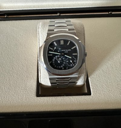 Patek Philippe Nautilus Complete Patek Philippe Nautilus 5712 1a