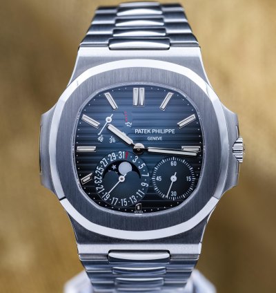 Patek Philippe Nautilus Complete Set Moon Phase Stainless Steel 40mm 5712 1a