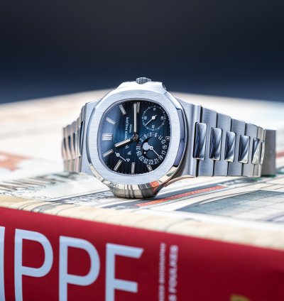 Patek Philippe Nautilus Complete Set Moon Phase Stainless Steel 40mm 5712 1a