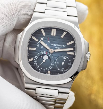 Patek Philippe Nautilus Complete Set Moon Phase Stainless Steel 40mm 5712 1a