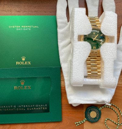 Rolex Day-date 40 New 2024 Green Dial Yellow Gold President 228238 Fluted Bezel