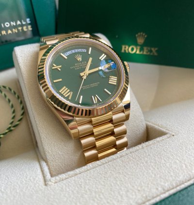 Rolex Day-date 40 New 2024 Green Dial Yellow Gold President 228238 Fluted Bezel