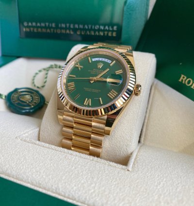 Rolex Day-date 40 New 2024 Green Dial Yellow Gold President 228238 Fluted Bezel