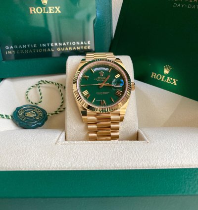 Rolex Day-date 40 New 2024 Green Dial Yellow Gold President 228238 Fluted Bezel