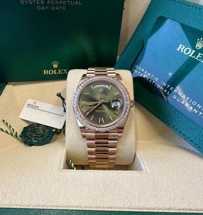 Rolex Day-date 40 New 2024 Olive Green Roman Dial Diamond Bezel President Bracelet Rose Gold