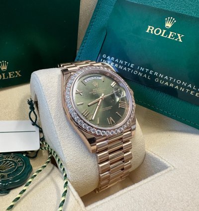 Rolex Day-date 40 New 2024 Olive Green Roman Dial Diamond Bezel President Bracelet Rose Gold