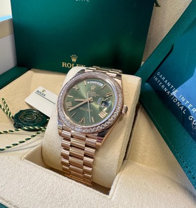 Rolex Day-date 40 New 2024 Olive Green Roman Dial Diamond Bezel President Bracelet Rose Gold