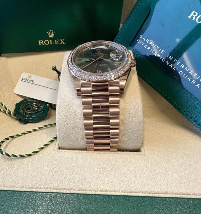 Rolex Day-date 40 New 2024 Olive Green Roman Dial Diamond Bezel President Bracelet Rose Gold
