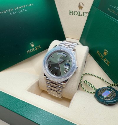 Rolex Day-date 40 New 2024 Olive Green Roman Dial Fluted Bezel Platinum President Bracelet