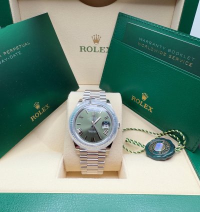 Rolex Day-date 40 New 2024 Olive Green Roman Dial Fluted Bezel Platinum President Bracelet