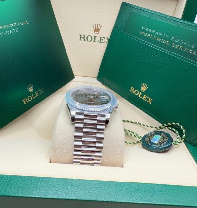 Rolex Day-date 40 New 2024 Olive Green Roman Dial Fluted Bezel Platinum President Bracelet