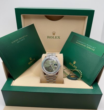 Rolex Day-date 40 New 2024 Olive Green Roman Dial Fluted Bezel Platinum President Bracelet