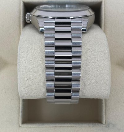 Rolex Day-date 40 New 2024 Rolex Day-date 40mm 228206 Platinum Blue Motif Dial
