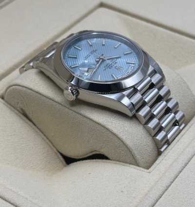Rolex Day-date 40 New 2024 Rolex Day-date 40mm 228206 Platinum Blue Motif Dial