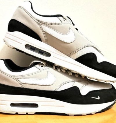 1 1 Nike Air Max 1 87 Black White