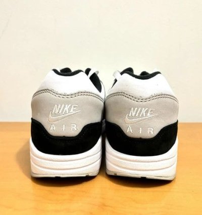 1 1 Nike Air Max 1 87 Black White