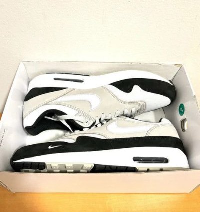 1 1 Nike Air Max 1 87 Black White
