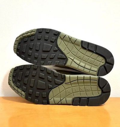 1 1 Nike Air Max 1 87 Olive Sail