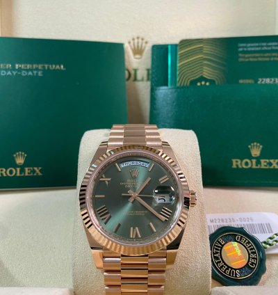 Rolex Day-date 40 New 2024 Unworn Day-date 40 President Rose Gold Olive Green Roman Dial 228235 Full Set