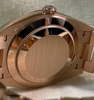 Rolex Day-date 40 New 2024 Unworn Day-date 40 President Rose Gold Olive Green Roman Dial 228235 Full Set