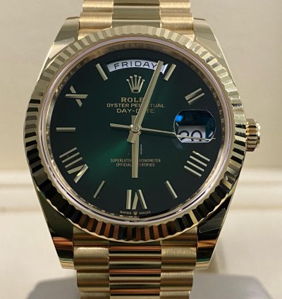 Rolex Day-date 40 New 2024 Unworn Day-date 40 President Yellow Gold Green Ombre Dial 228238 Full Set