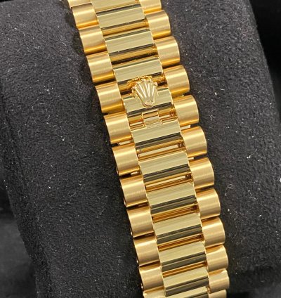Rolex Day-date 40 New 2024 Unworn Day-date 40 President Yellow Gold Green Ombre Dial 228238 Full Set