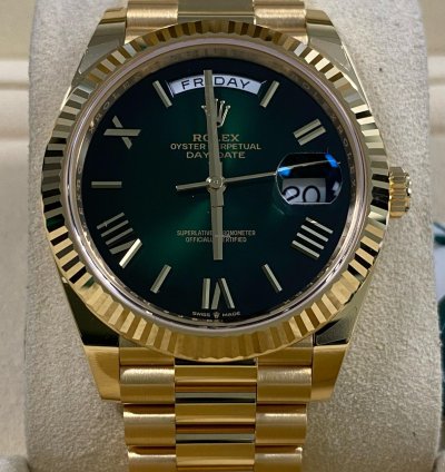 Rolex Day-date 40 New 2024 Unworn Day-date 40 President Yellow Gold Green Ombre Dial 228238 Full Set