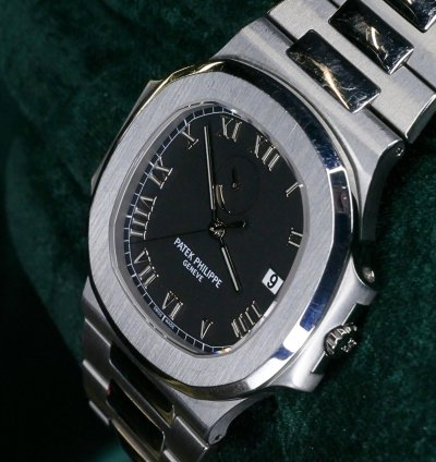 Patek Philippe Nautilus Full Set Excellent Nautilus Jumbo Power Reserve Comet 42mm Black Dial 3710 1a-001