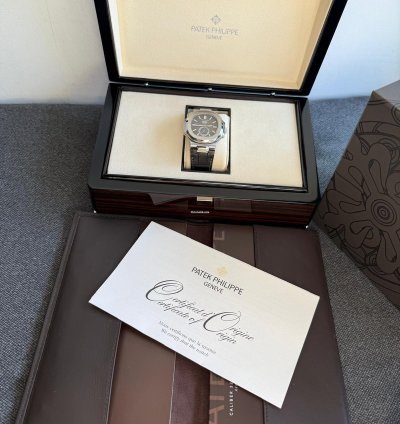 Patek Philippe Nautilus Full Set Mit Zertifikat