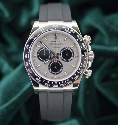 Rolex Daytona Mint Complete Set Daytona Ghost Silver Dial Ceramic Bezel Black Rubber Strap 126519ln-0006