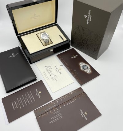 Patek Philippe Nautilus Full-set De Mint 5980 1a Black Dial 2012