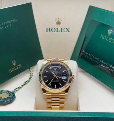 Rolex Day-date 40 New 2025 Black Dial Yellow Gold Fluted Bezel President Bracelet