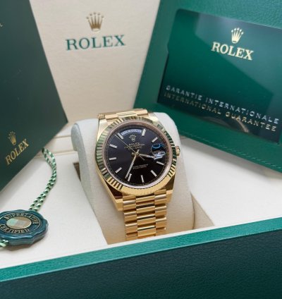 Rolex Day-date 40 New 2025 Black Dial Yellow Gold Fluted Bezel President Bracelet